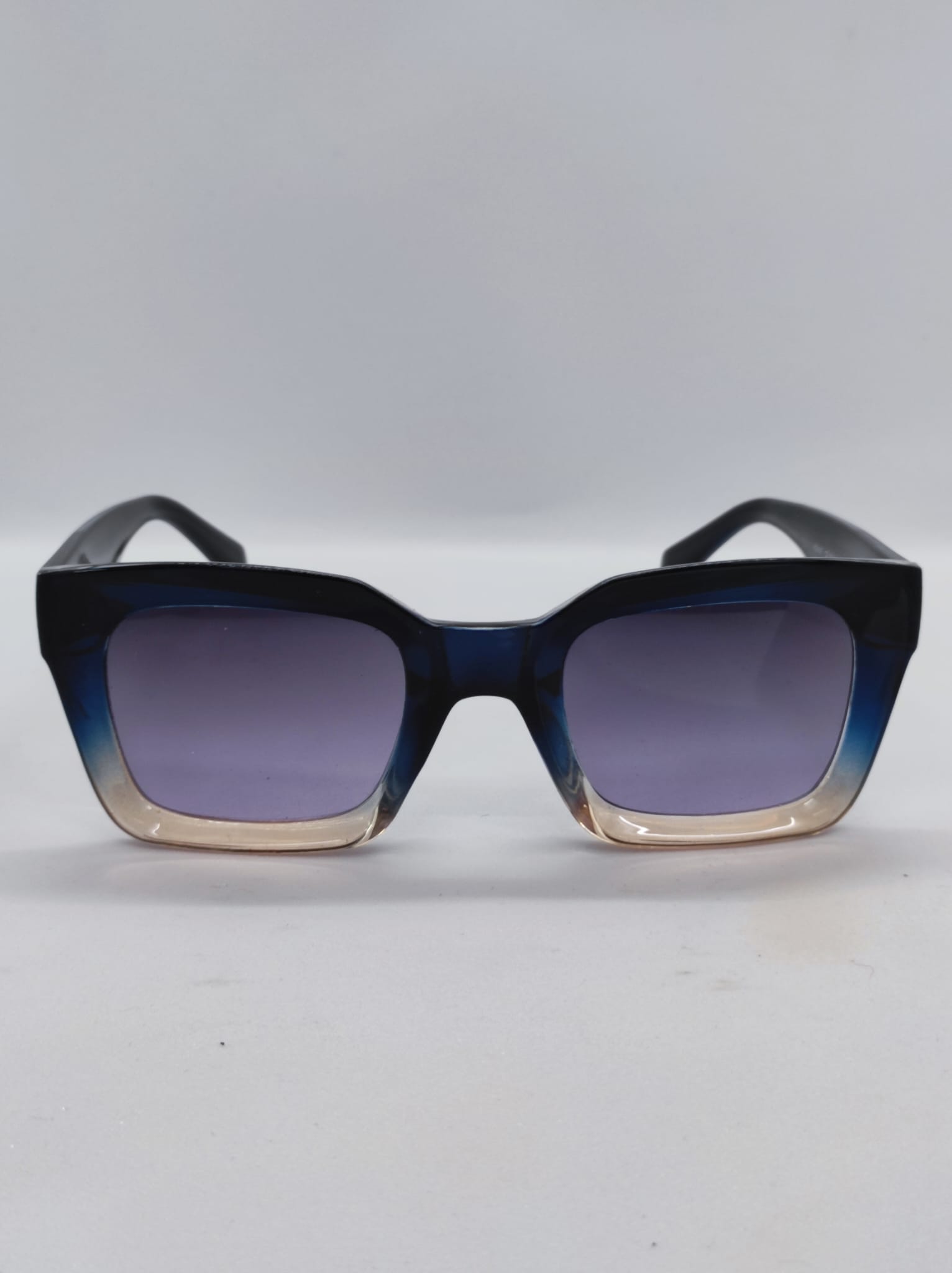 AE2427 - FÜME -